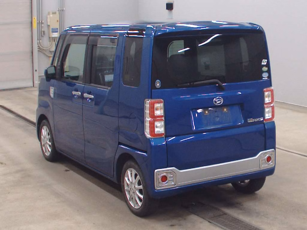 DAIHATSU WAKE