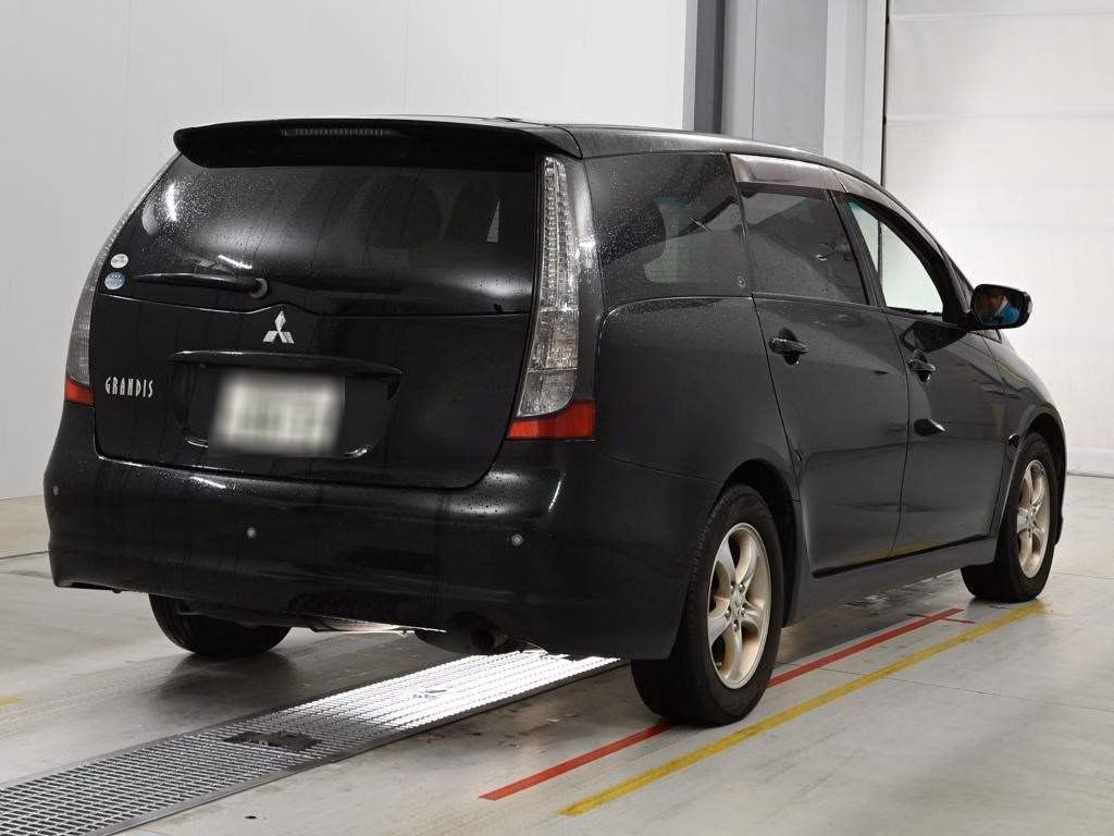 MITSUBISHI GRANDIS