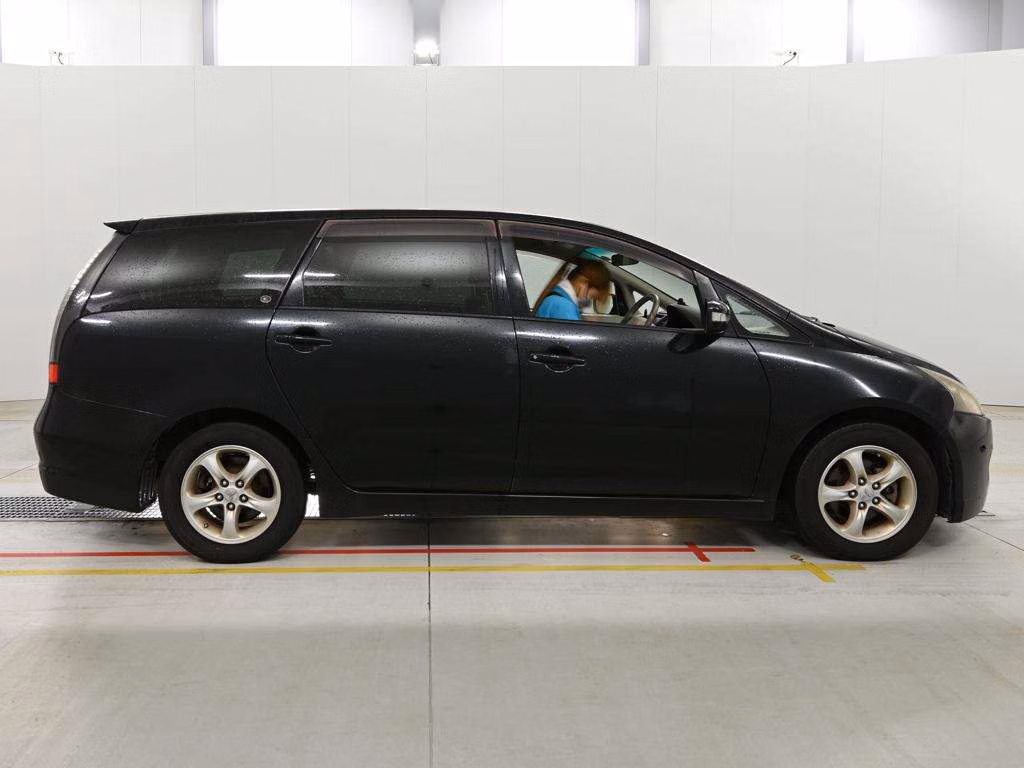 MITSUBISHI GRANDIS