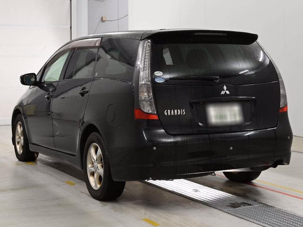 MITSUBISHI GRANDIS