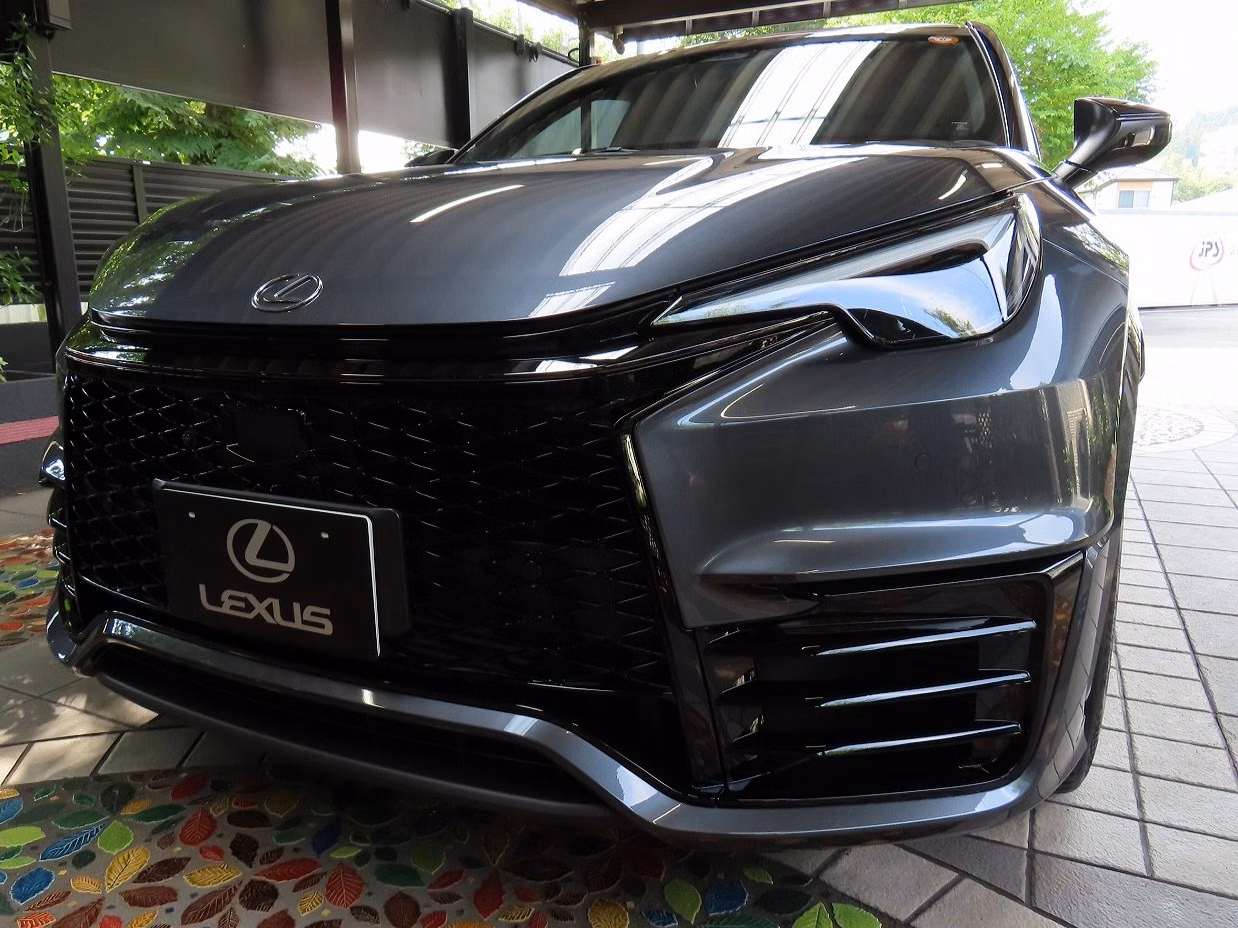 LEXUS LBX