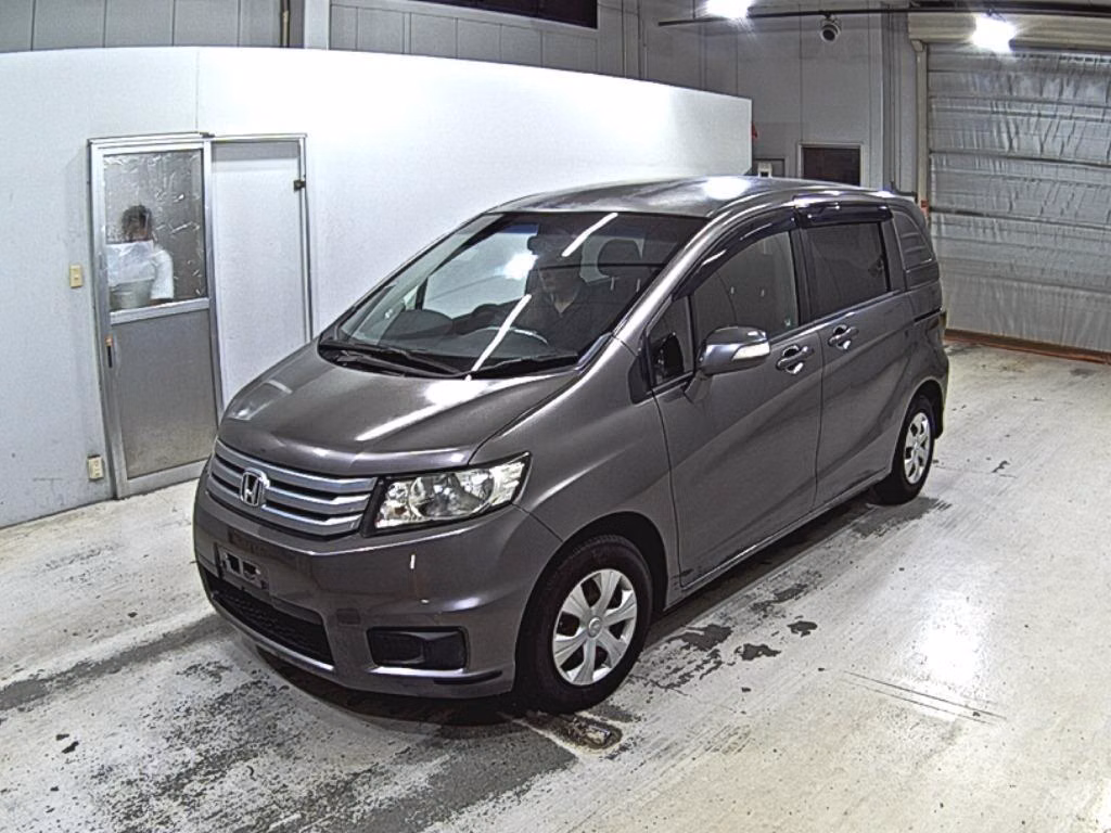 HONDA FREED SPIKE