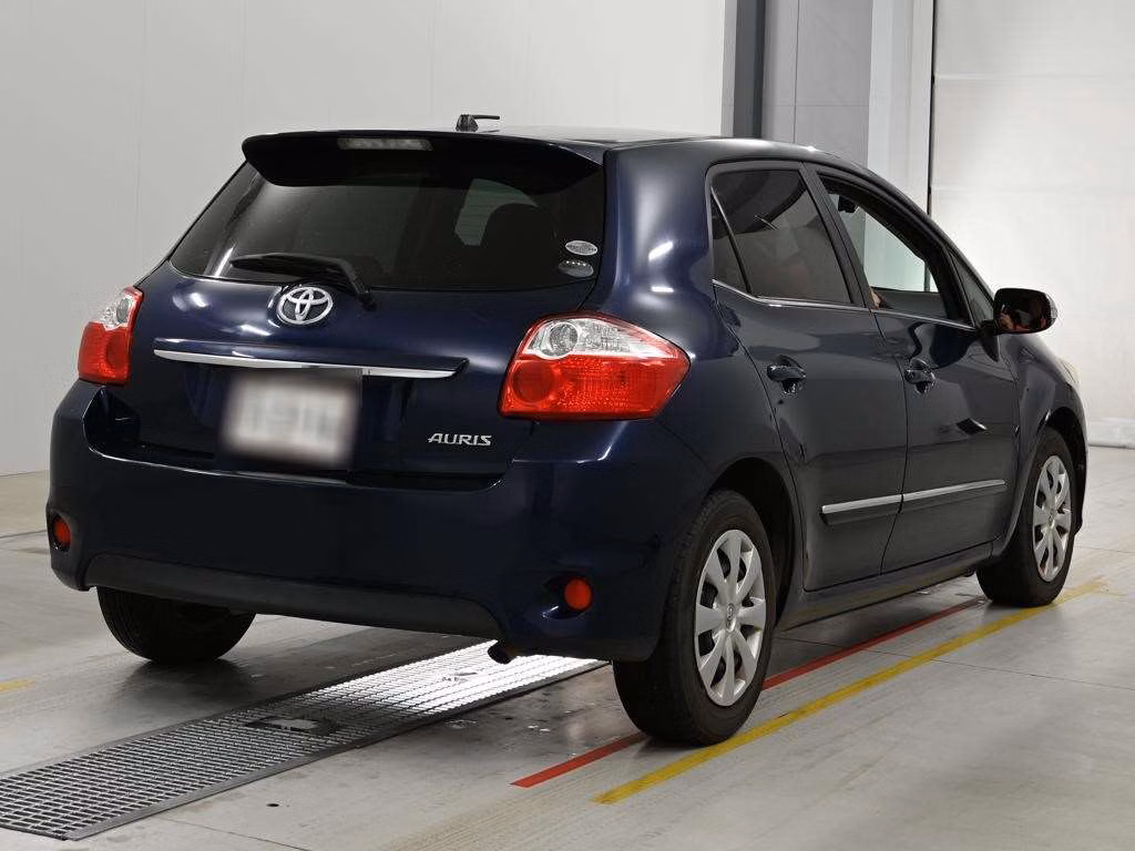 TOYOTA AURIS