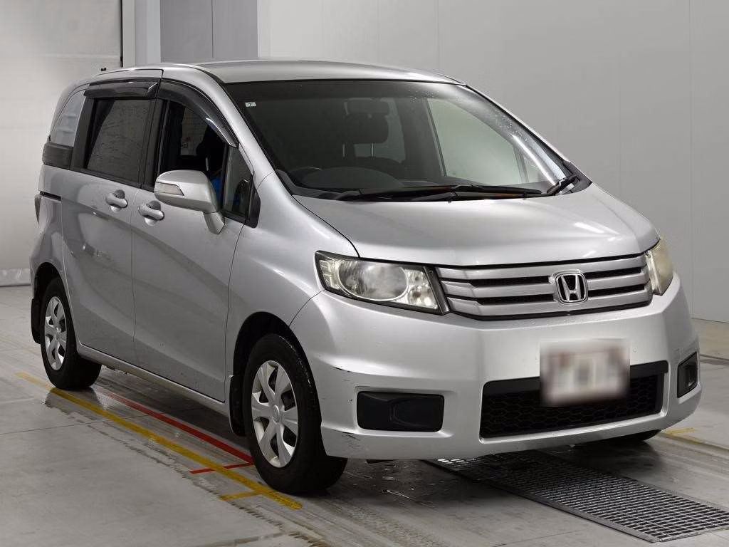 HONDA FREED SPIKE