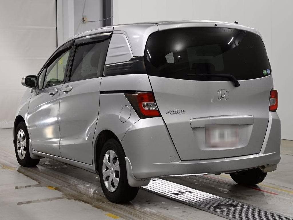HONDA FREED SPIKE