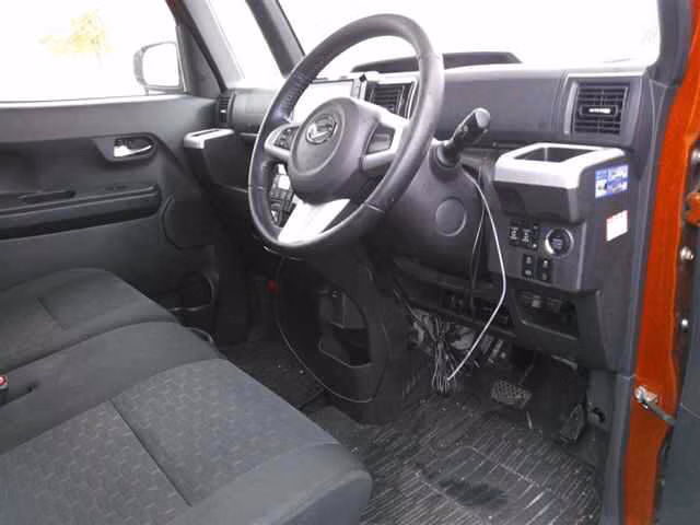 DAIHATSU WAKE