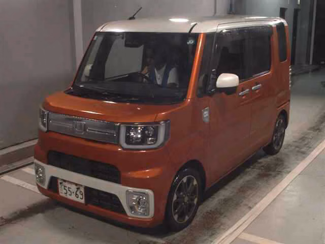 DAIHATSU WAKE