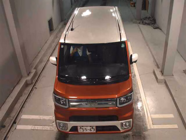 DAIHATSU WAKE