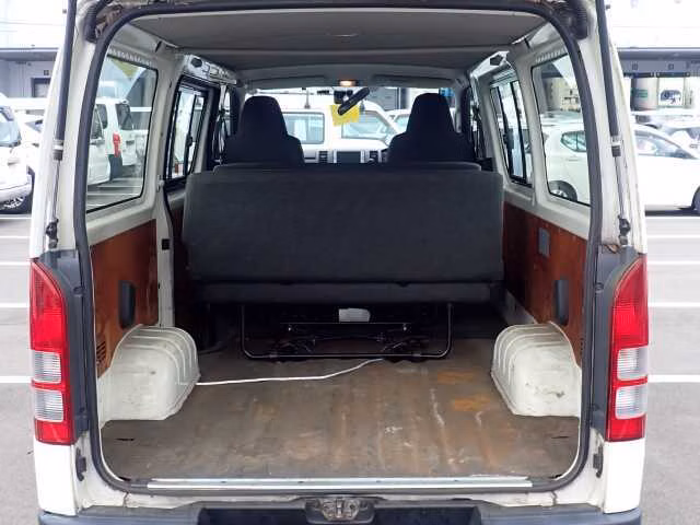 TOYOTA REGIUS ACE