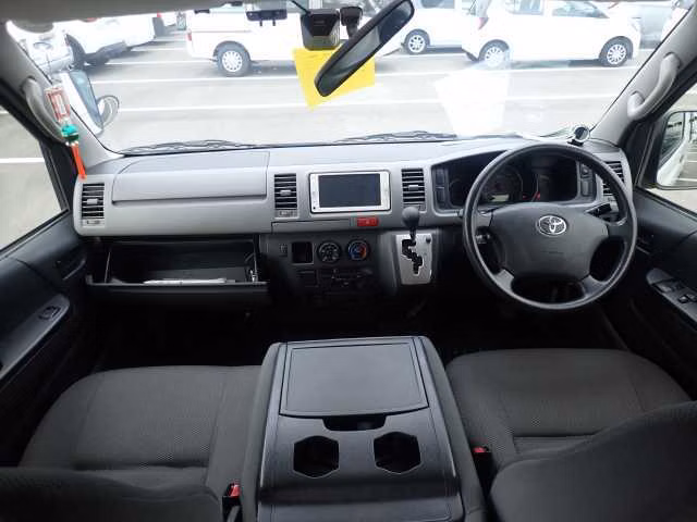 TOYOTA REGIUS ACE