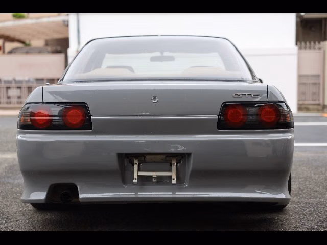 NISSAN SKYLINE