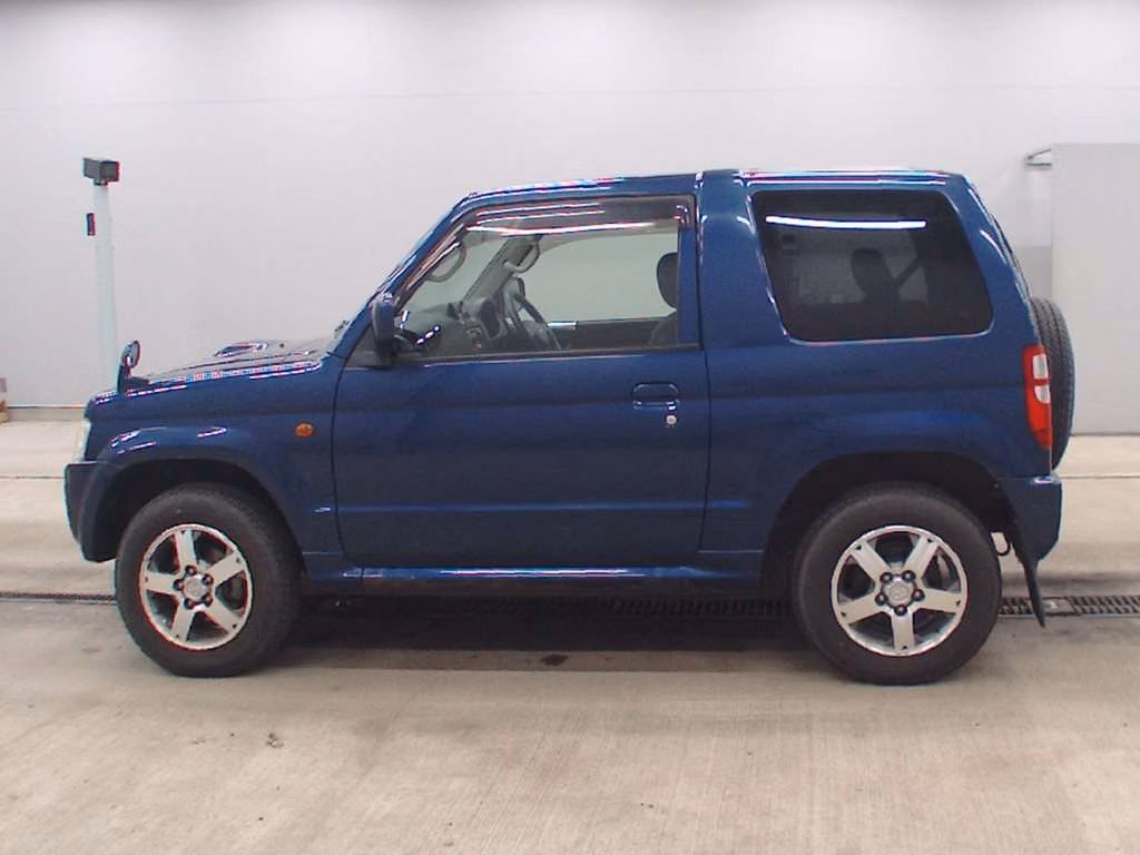 MITSUBISHI PAJERO MINI