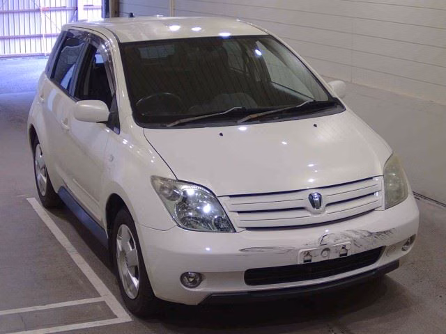TOYOTA IST