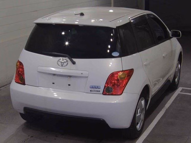 TOYOTA IST