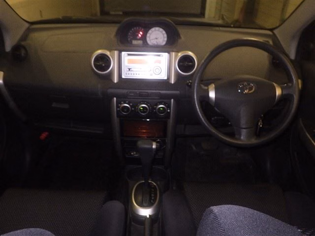TOYOTA IST