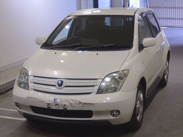 TOYOTA IST