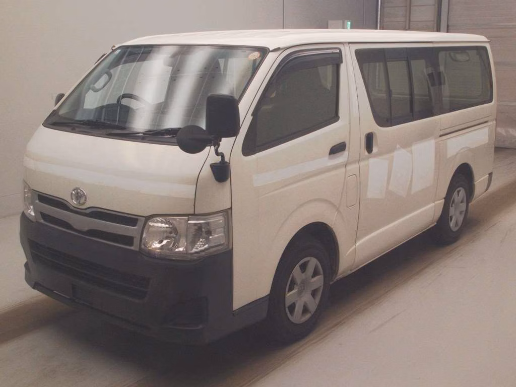 TOYOTA REGIUS ACE