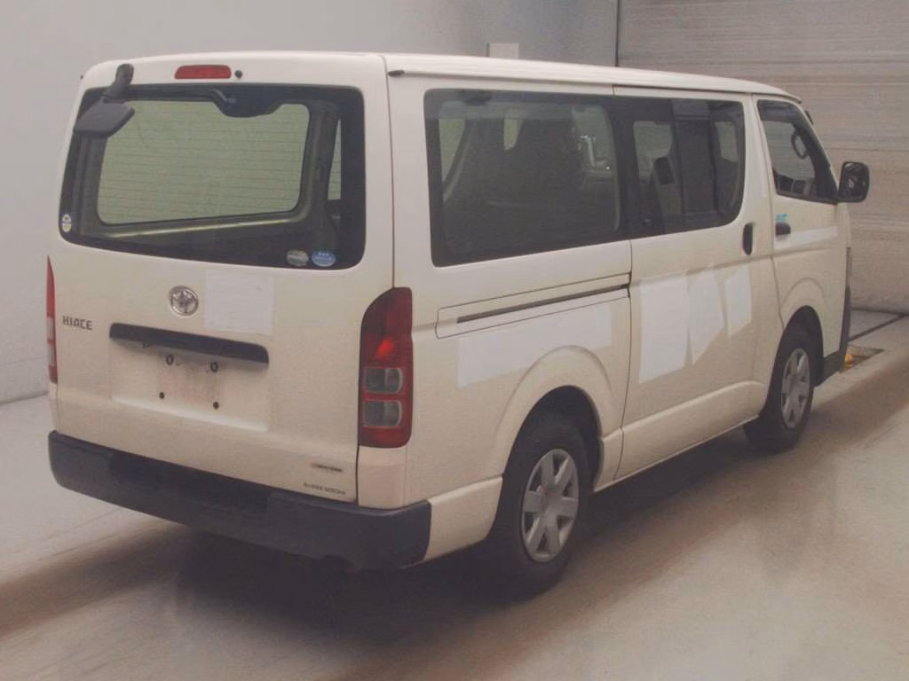TOYOTA REGIUS ACE