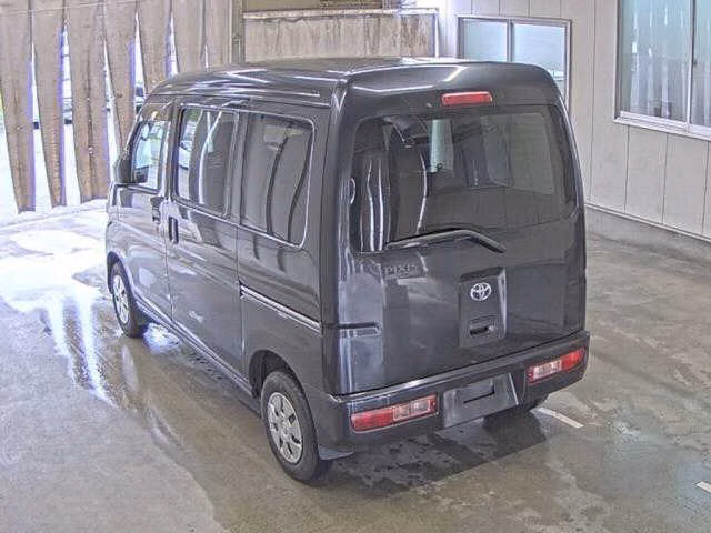 TOYOTA PIXIS VAN