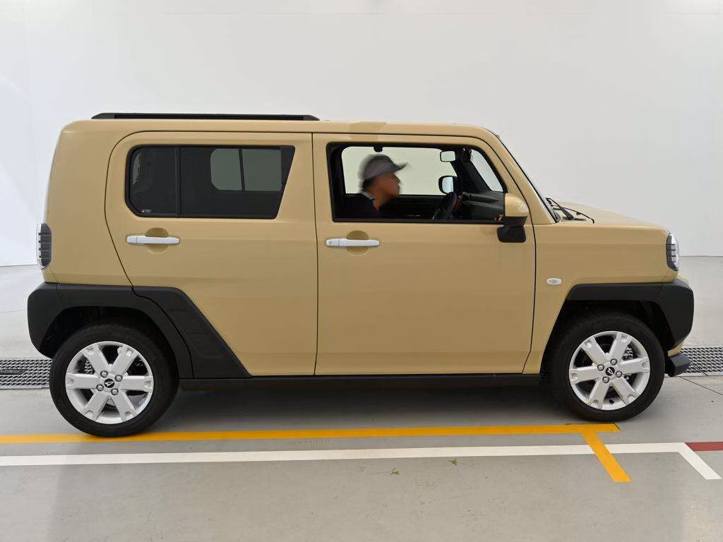 DAIHATSU TAFT