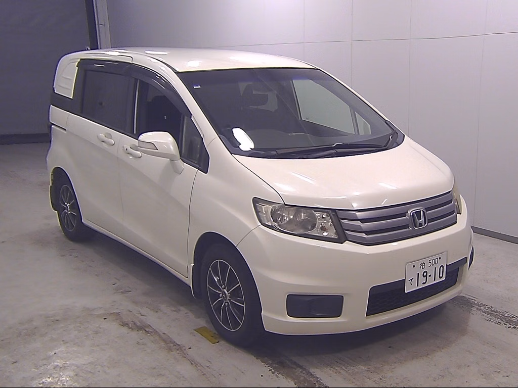 HONDA FREED SPIKE