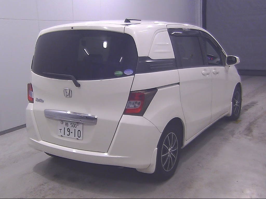 HONDA FREED SPIKE