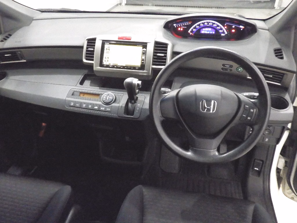 HONDA FREED SPIKE