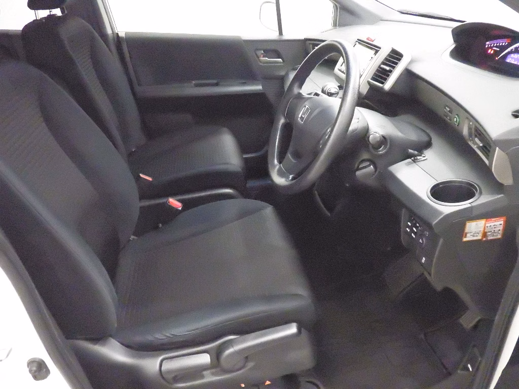 HONDA FREED SPIKE
