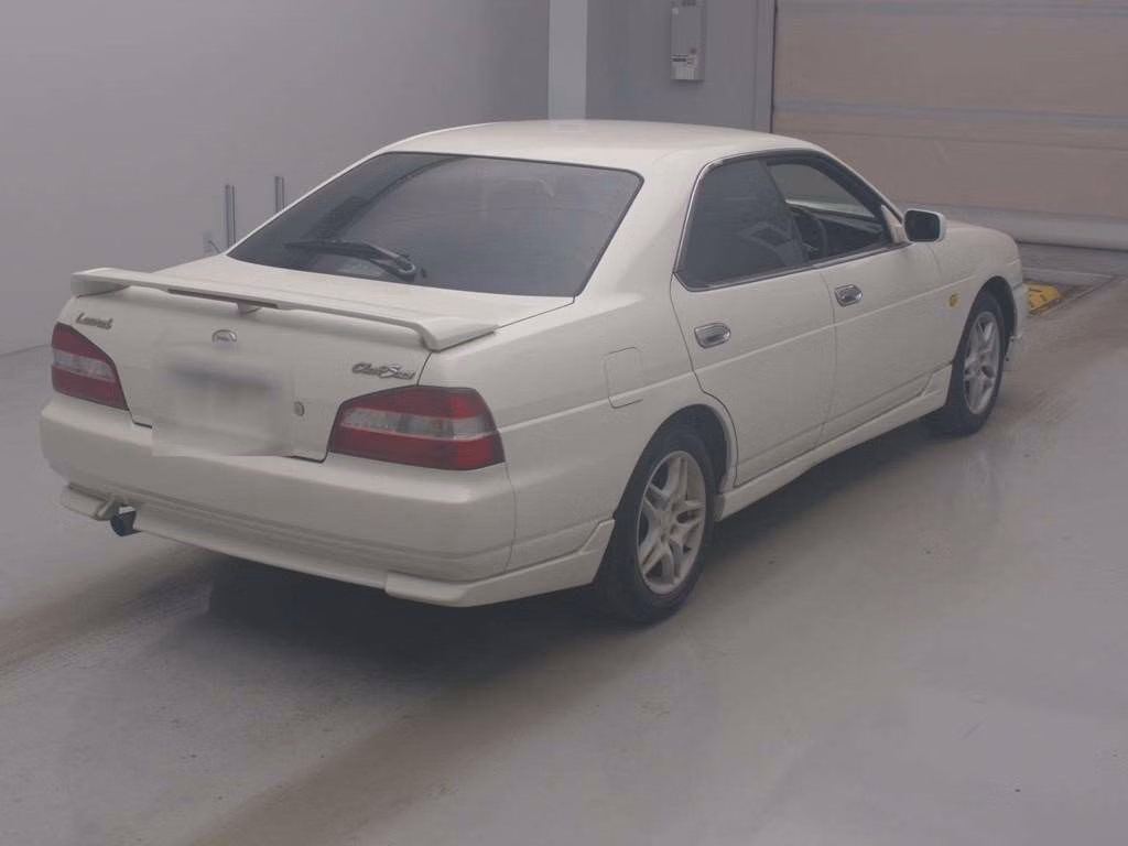 NISSAN LAUREL