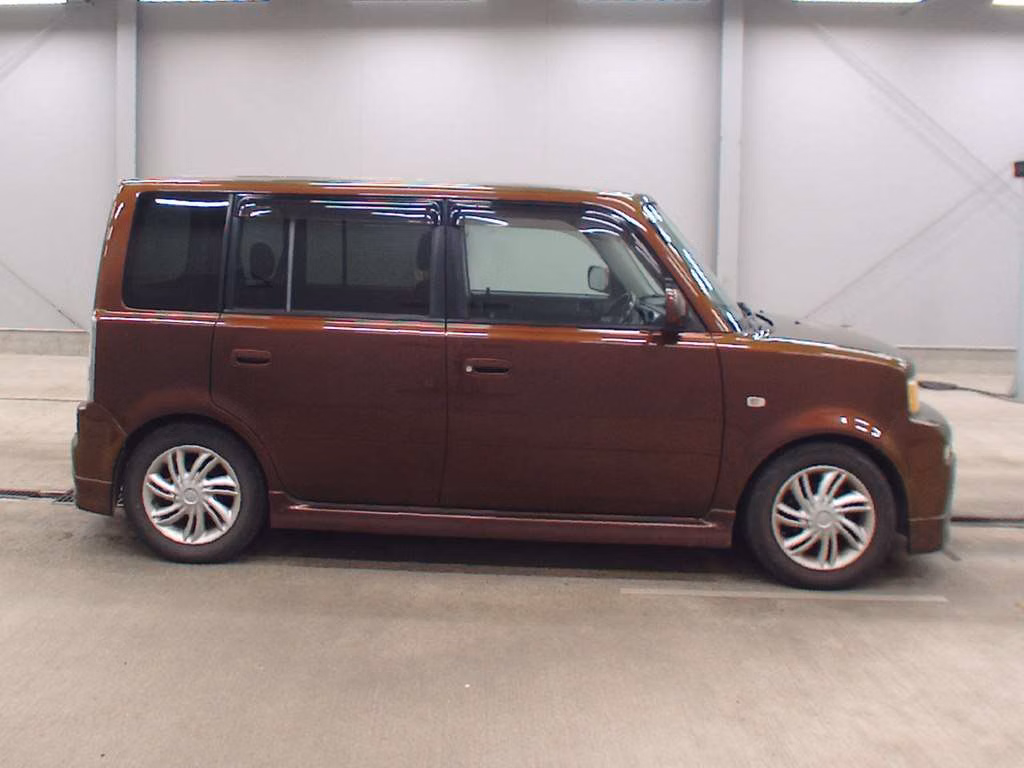 TOYOTA BB