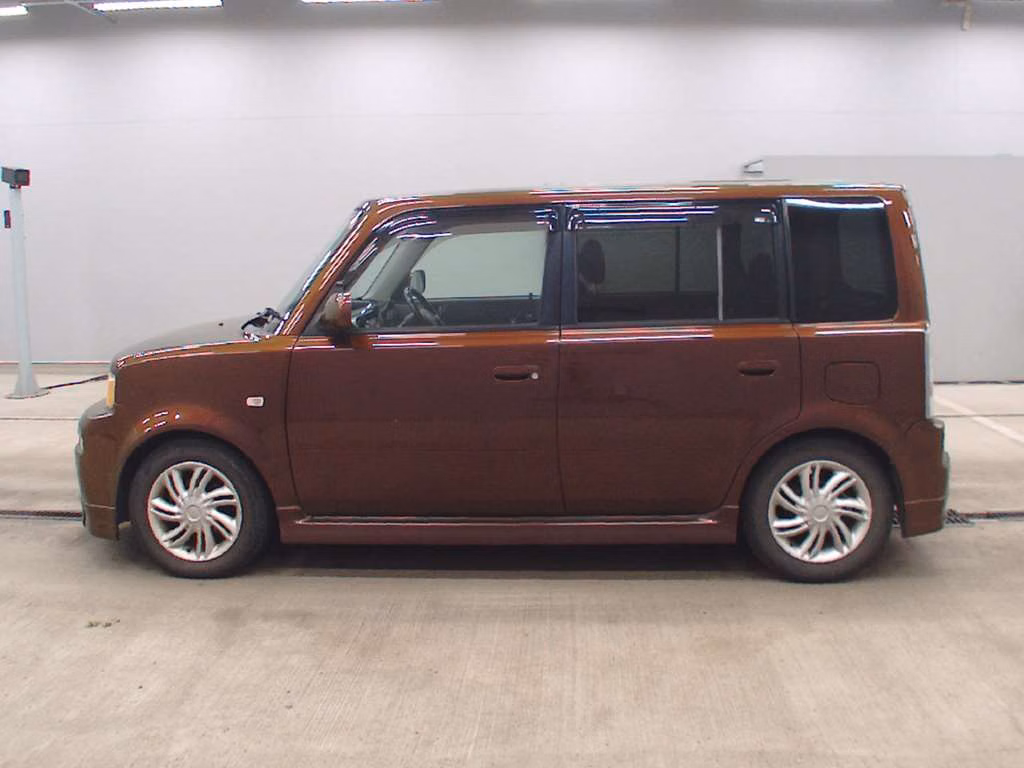 TOYOTA BB