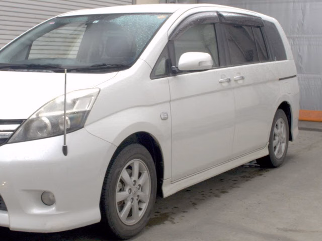 TOYOTA ISIS