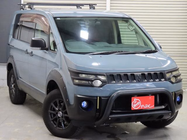 MITSUBISHI DELICA D:5