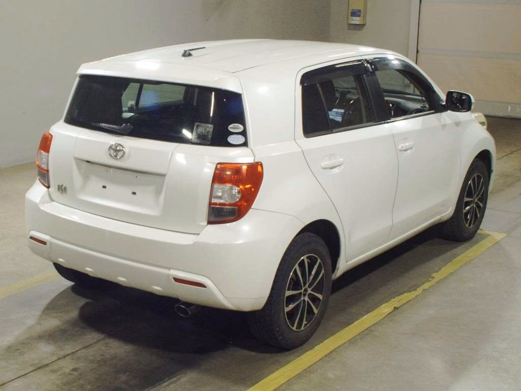 TOYOTA IST