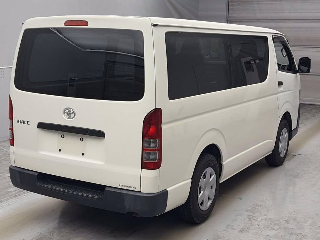 TOYOTA REGIUS ACE
