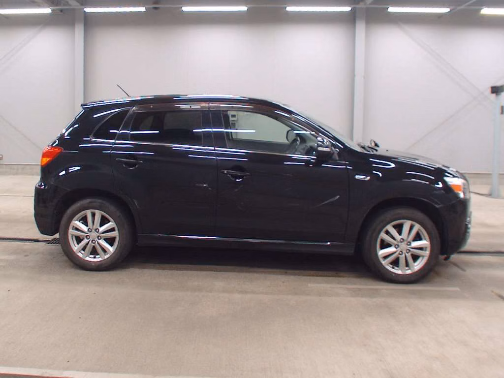 MITSUBISHI RVR