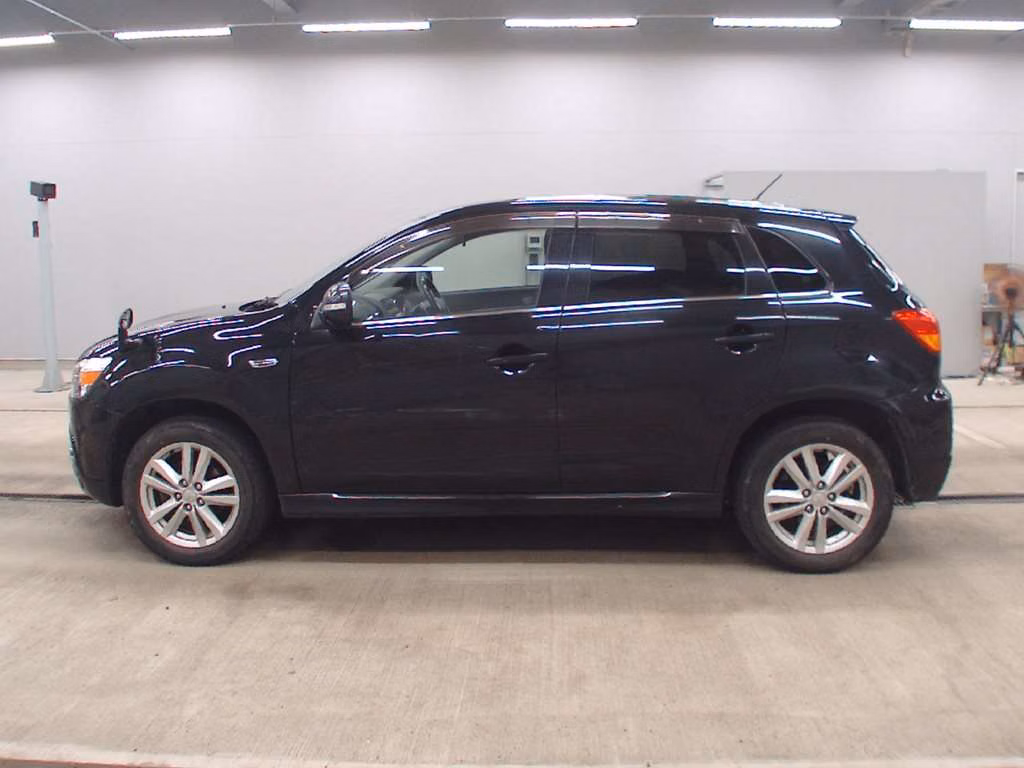 MITSUBISHI RVR