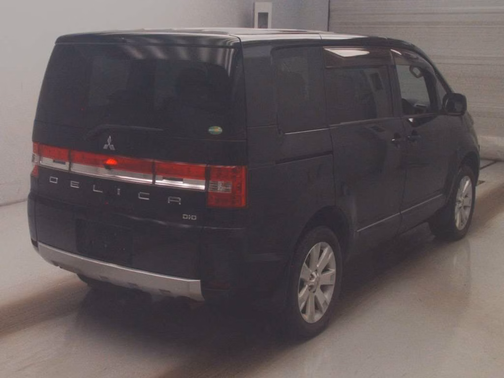 MITSUBISHI DELICA D:5
