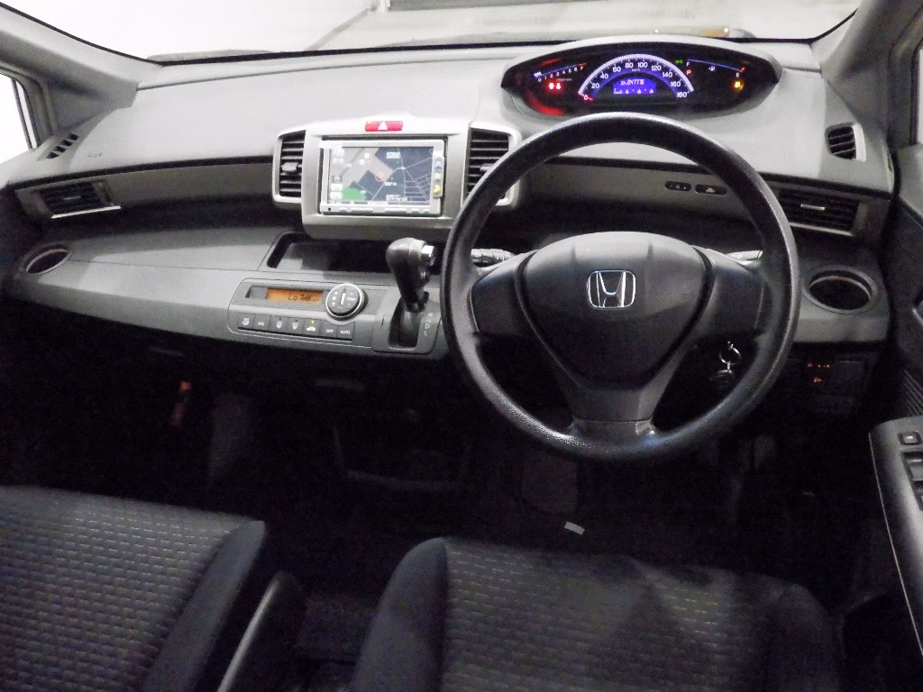 HONDA FREED SPIKE