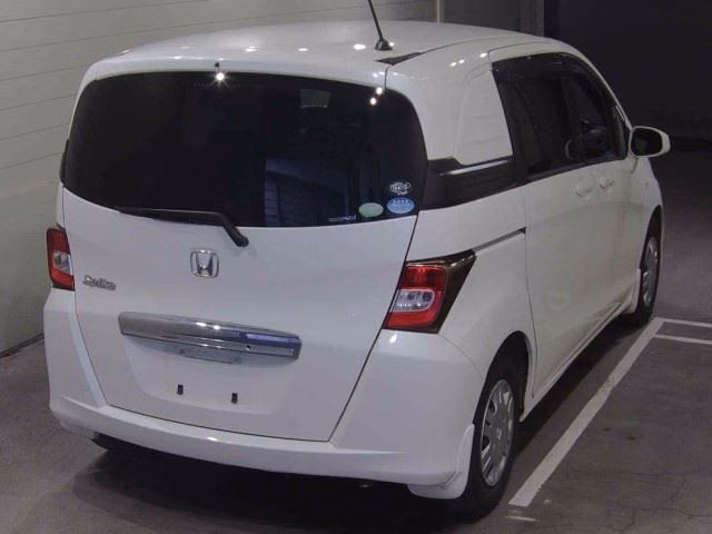 HONDA FREED SPIKE