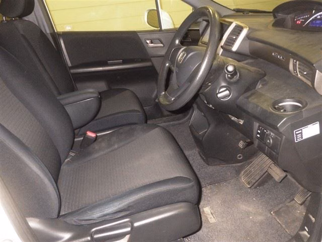 HONDA FREED SPIKE