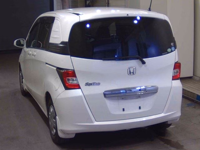 HONDA FREED SPIKE