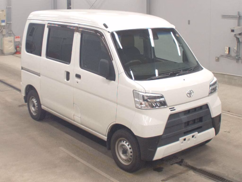TOYOTA PIXIS VAN