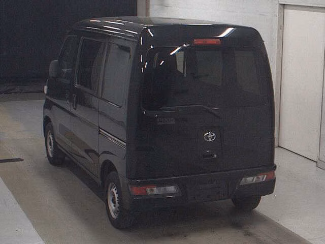 TOYOTA PIXIS VAN