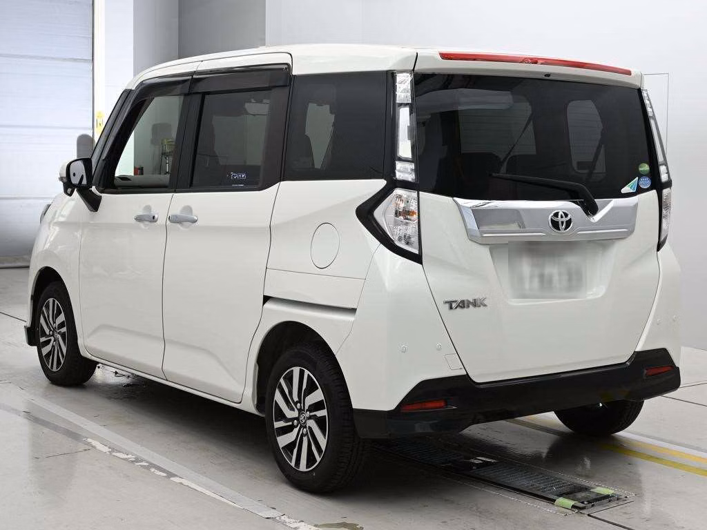 TOYOTA TANK