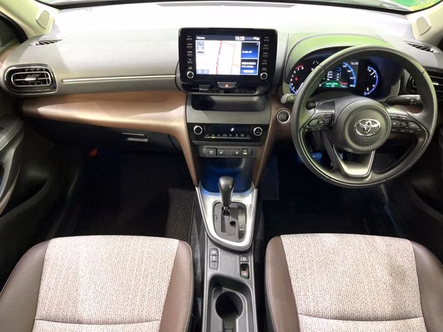 TOYOTA YARIS CROSS