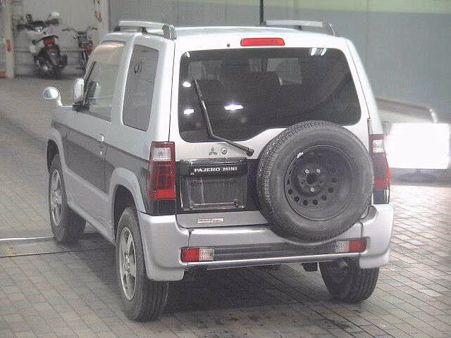MITSUBISHI PAJERO MINI