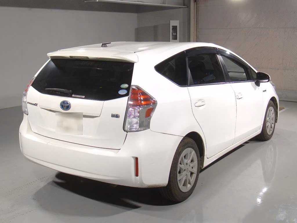 TOYOTA PRIUS ALPHA
