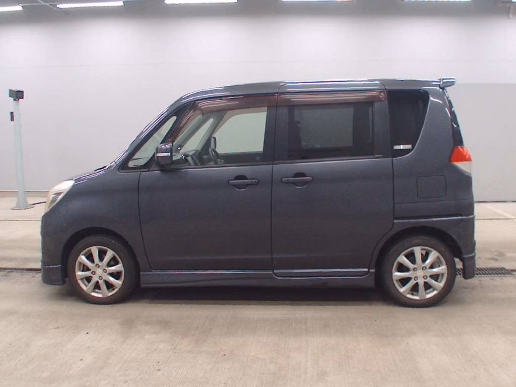 MITSUBISHI DELICA D:2
