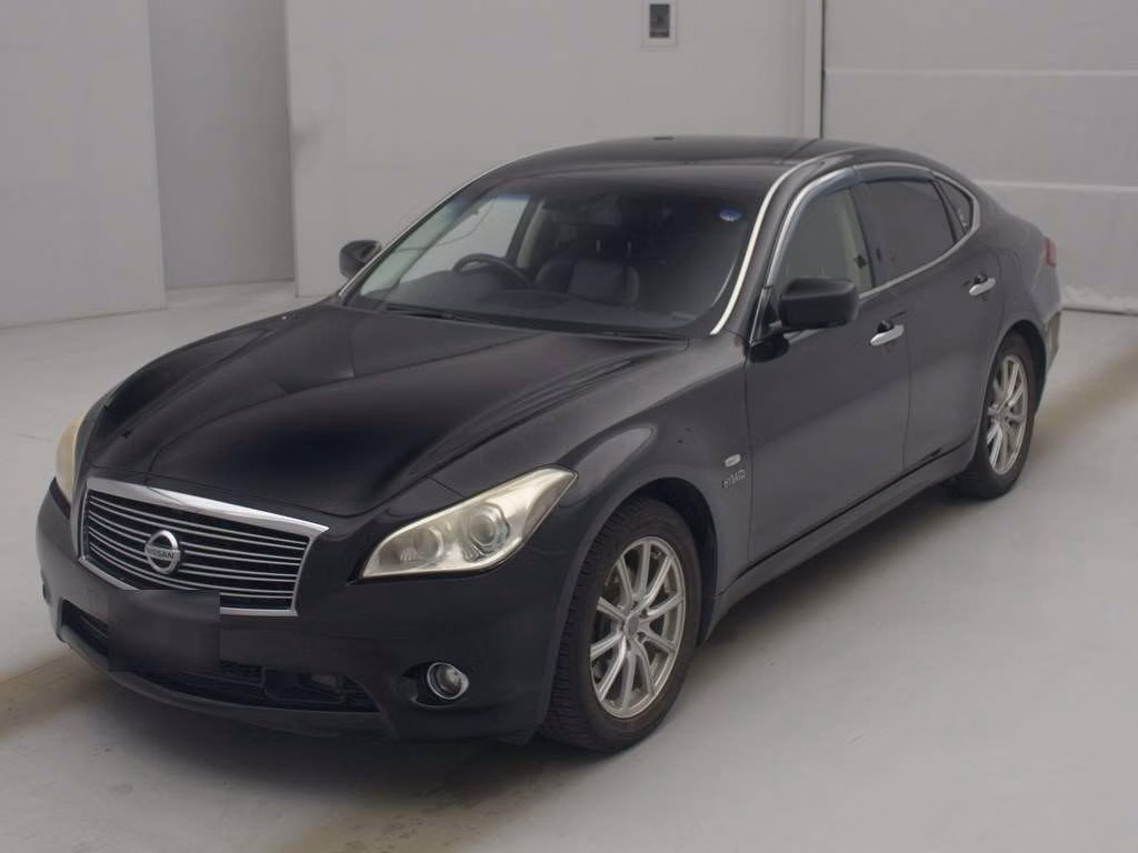 NISSAN FUGA